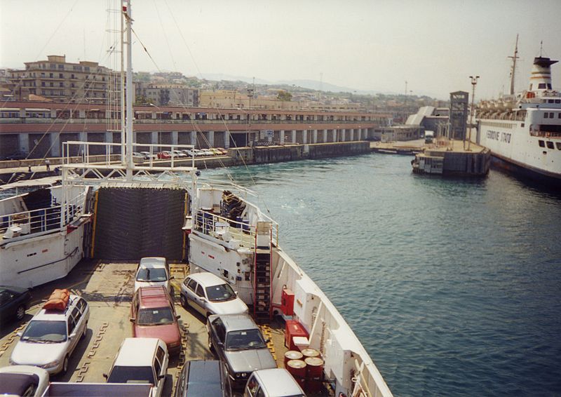800px-port_italy_-_scan01