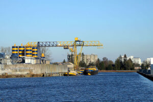 File:Inland Port of Veghel, MBI Beton.jpg