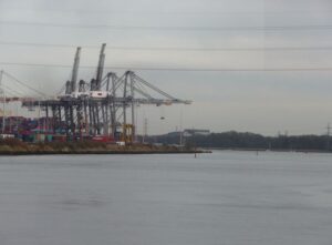 File:Southampton , Southampton Docks - geograph.org.uk - 1737874.jpg