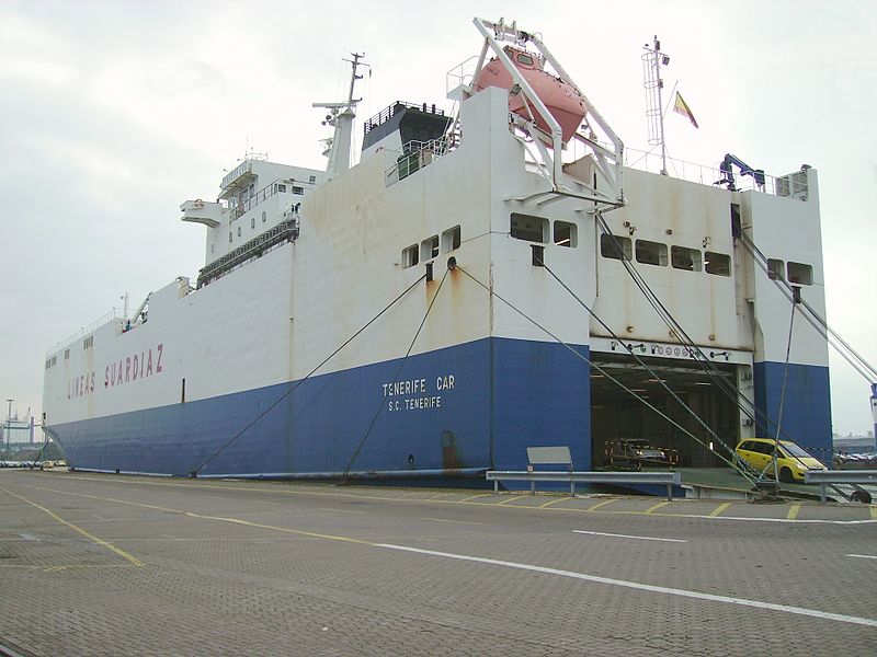 800px-car_carrier_tenerife_car