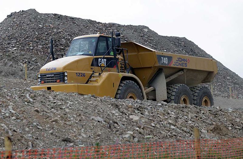 800px-john_jones_caterpillar_740_dump_truck_5_january_2009