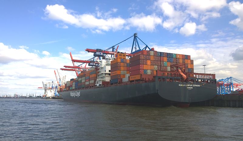 hapag-lloyd_container_shipping_kuala_lumpur_express_in_hamburg_at_the_burchardkai_terminal_in_june_2015